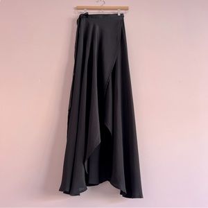 Reformation Nessy Skirt in Black. Size XS